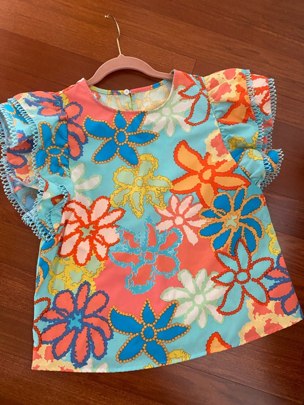 Bright Floral Flutter-Sleeve Ladies Blouse in Aqua and Coral / Sz M